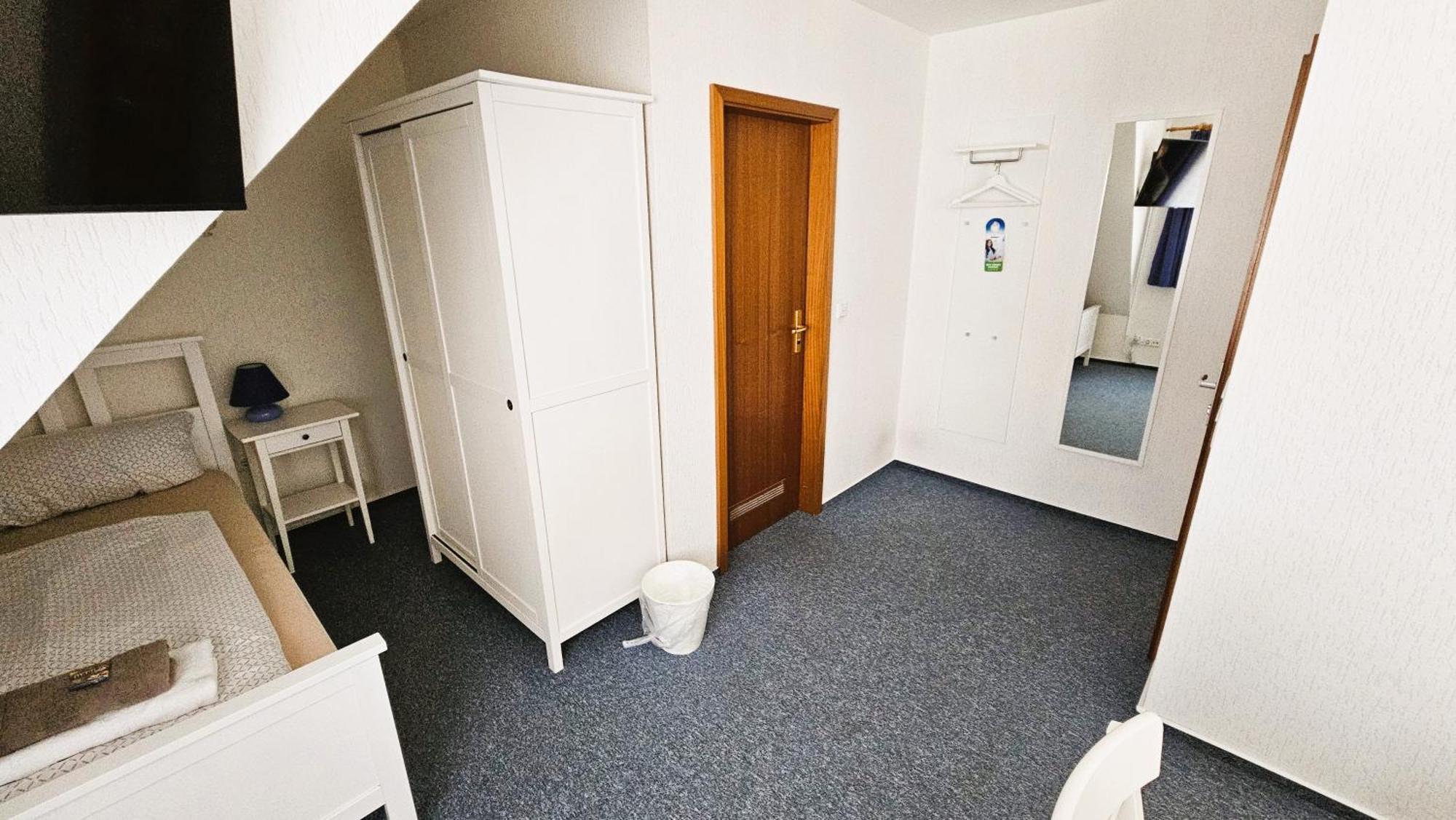Hotel Dorfkrug Buesum エクステリア 写真