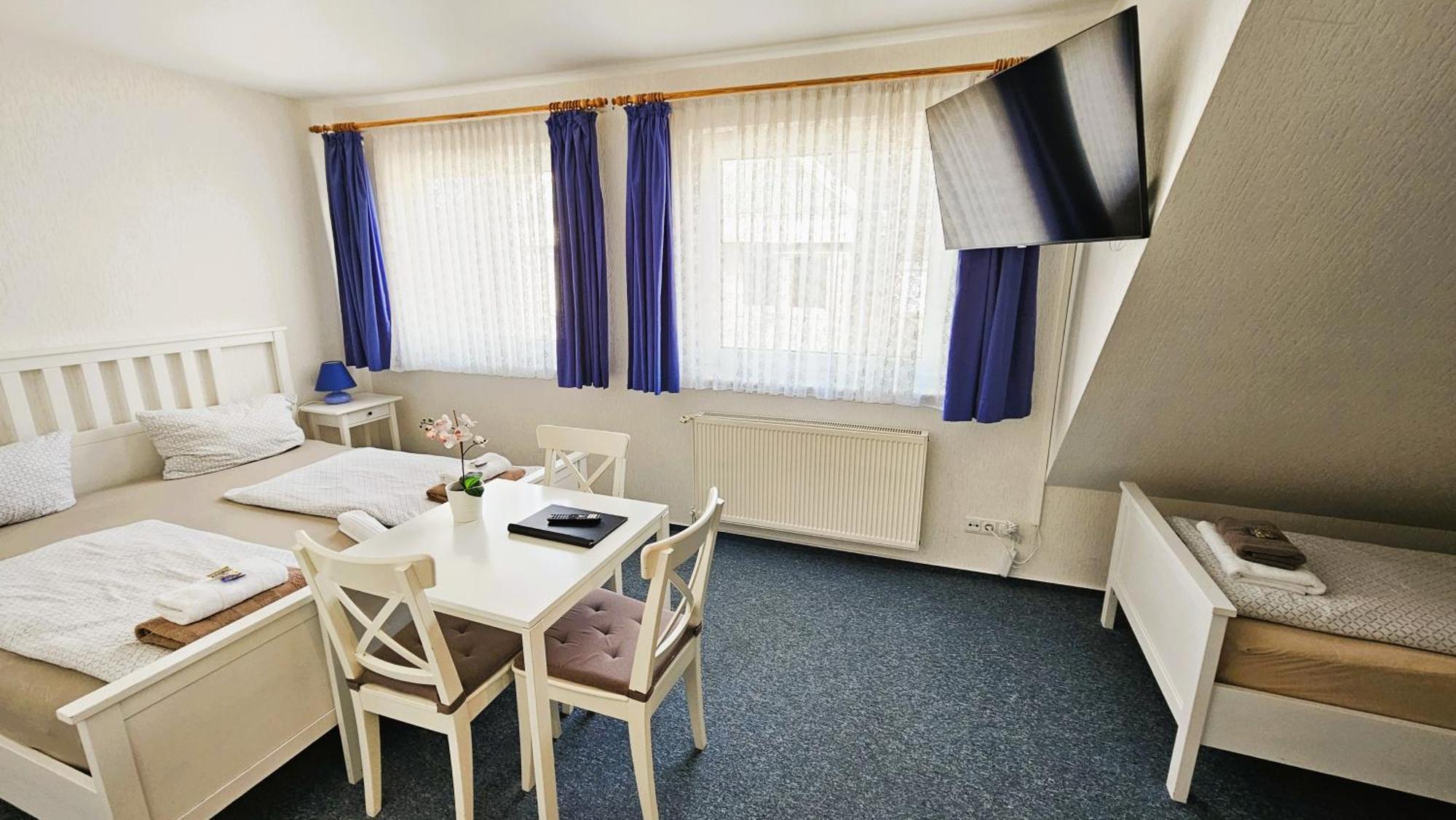 Hotel Dorfkrug Buesum エクステリア 写真