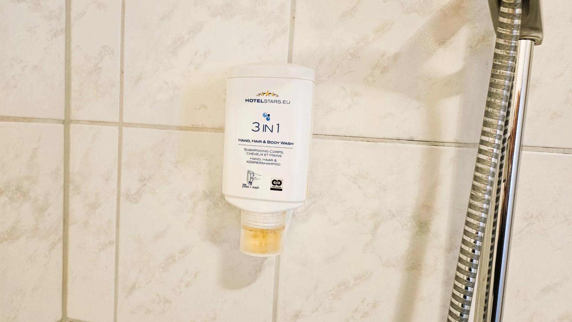 Hotel Dorfkrug Buesum エクステリア 写真