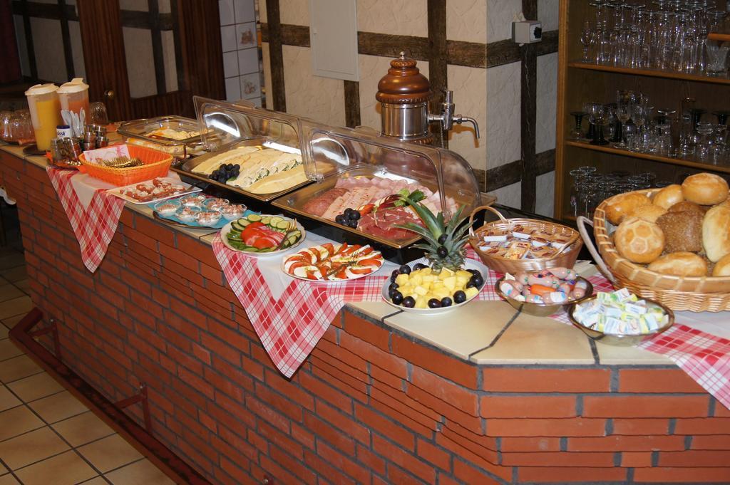 Hotel Dorfkrug Buesum エクステリア 写真