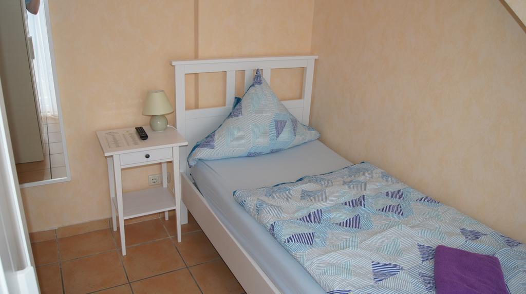 Hotel Dorfkrug Buesum エクステリア 写真
